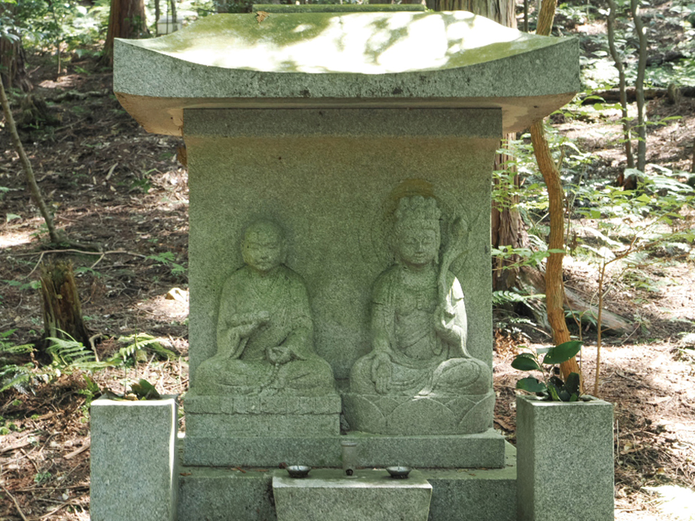 三角寺